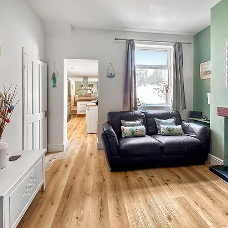 Number Five Holiday home Filey