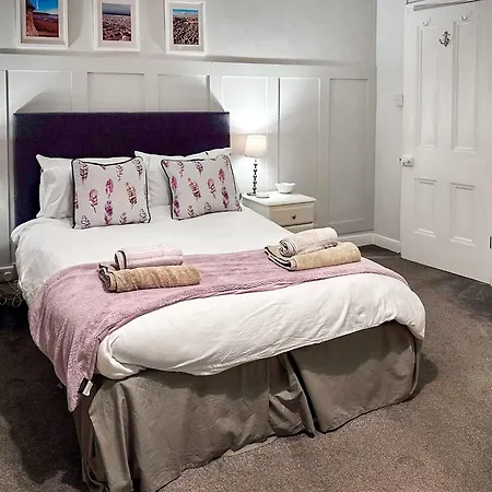 Number Five Holiday home *